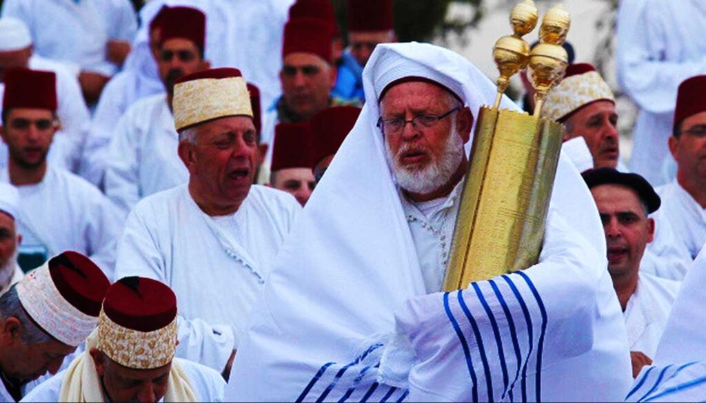 jewish people pray
